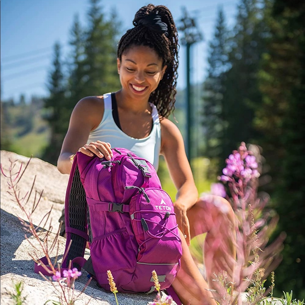 Teton 18L Hiking Backpack with Hydration (2L)
